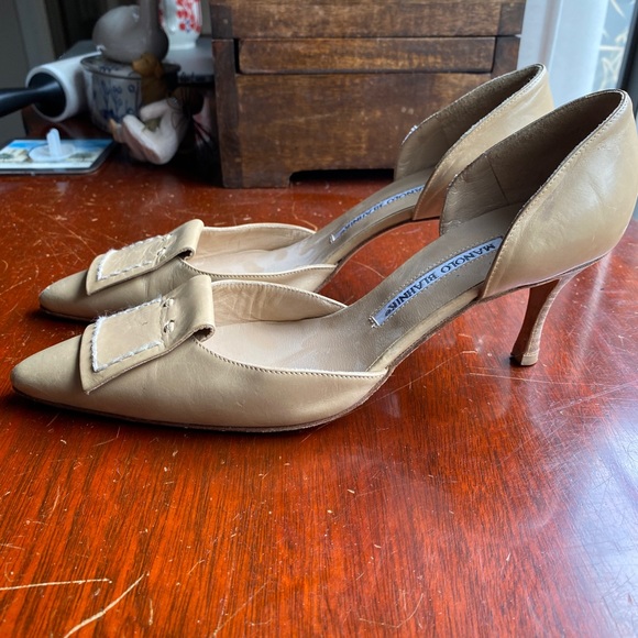 Manolo Blahnik nude heels - Picture 2 of 5